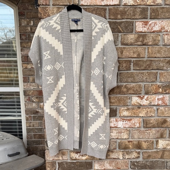 American Living Sweaters - American Living Cream and Gray Santa Fe print Knit Cardigan size large